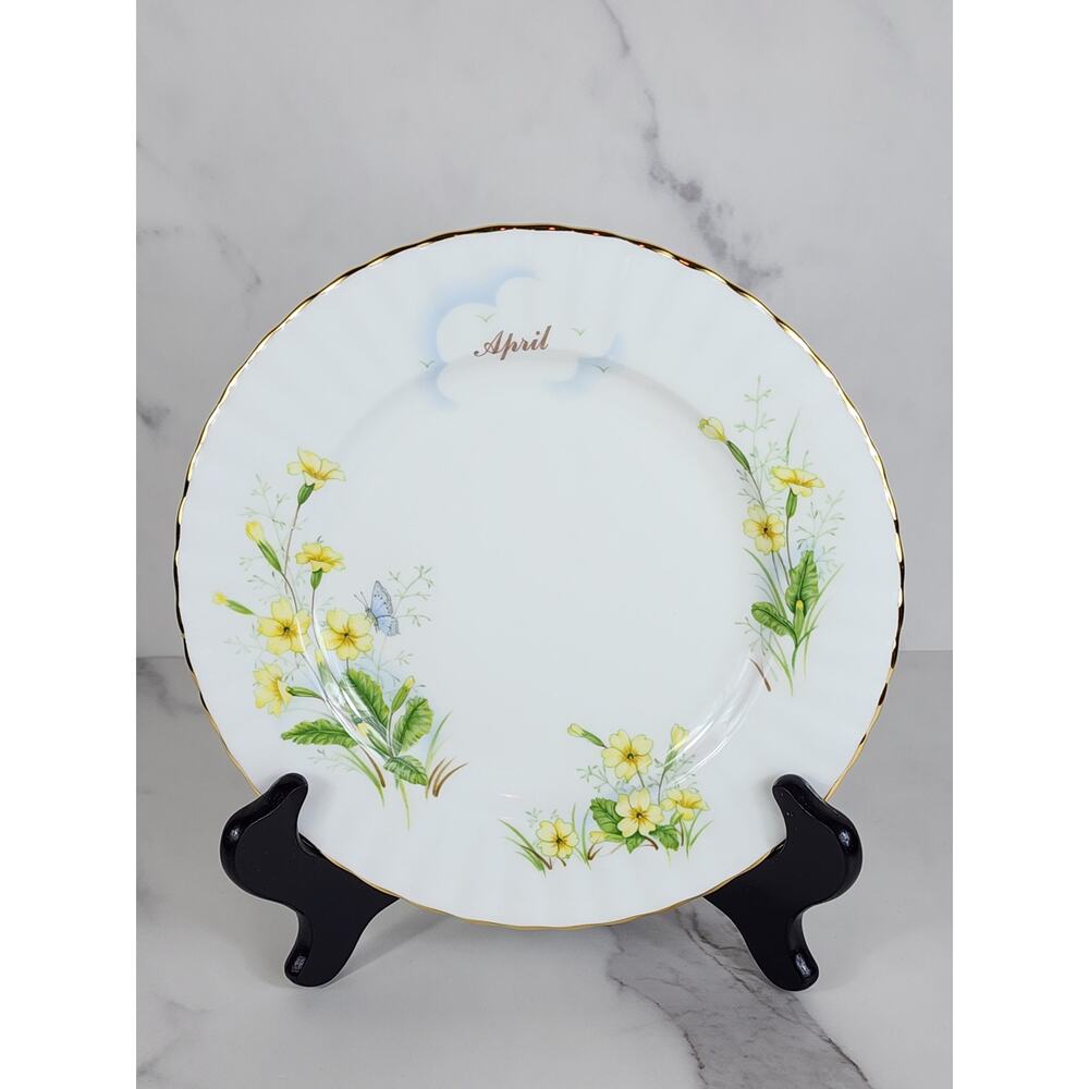Royal Albert April Primrose Wild Flower Year 1987 Bone China 8" Wall Decor Vtg